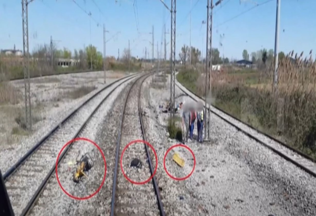 Αποκαλύψεις-σοκ για τον σιδηρόδρομο: Τρένο συγκρούστηκε με μηχανήματα που δούλευαν πάνω στις γραμμές (VIDEO) 