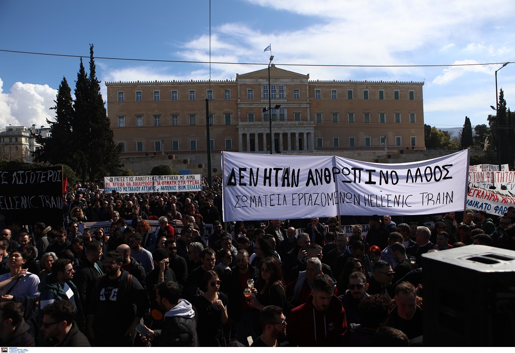 Απεργία: «Παραλύει» η χώρα αύριο με φόντο τα Τέμπη-Πώς θα λειτουργήσουν τα ΜΜΜ