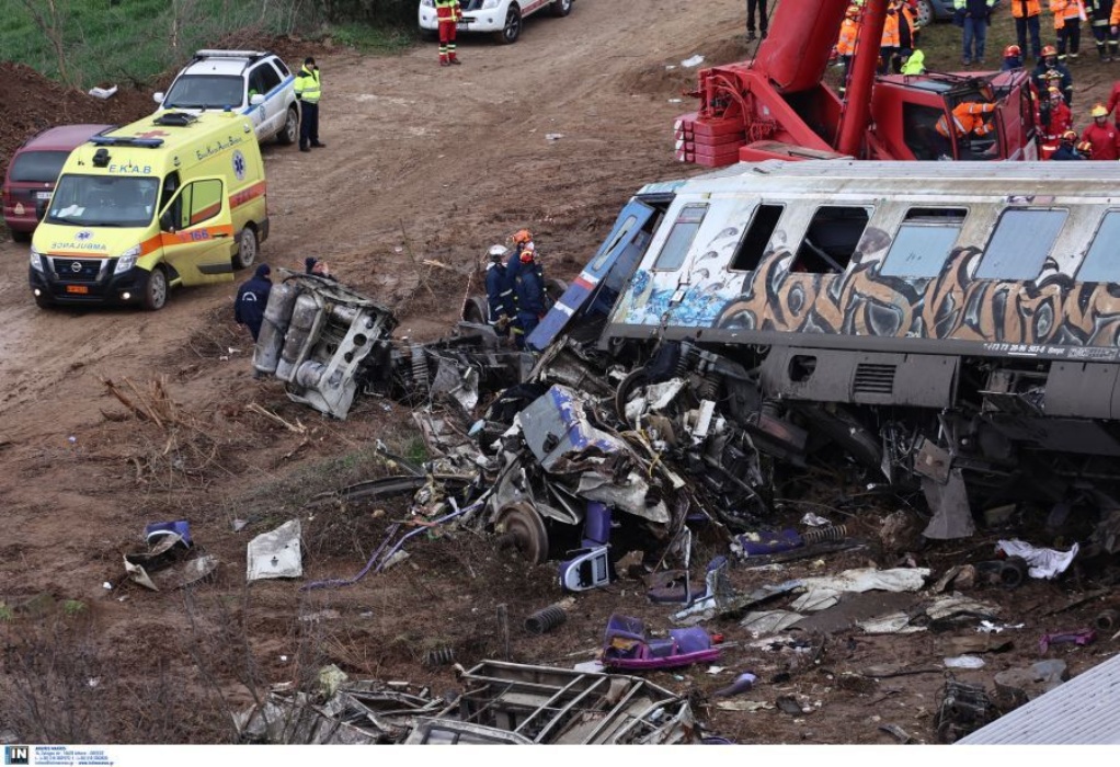 Απίστευτη καταγγελία για τα Τέμπη: «Την ώρα του δυστυχήματος είχαν πάρτι στον σταθμό στη Λάρισα»