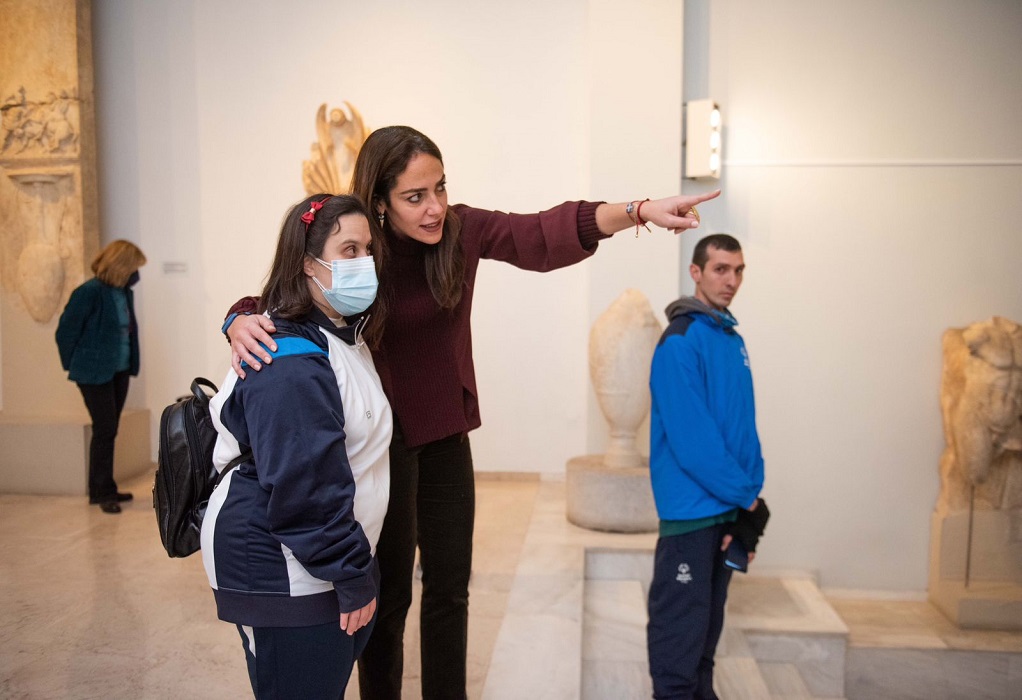 Μενδώνη-Μιχαηλίδου: Με απλό σκανάρισμα της ψηφιακής κάρτας αναπηρίας η δωρεάν πρόσβαση σε μουσεία – αρχαιολογικούς χώρους για τα ΑμεΑ