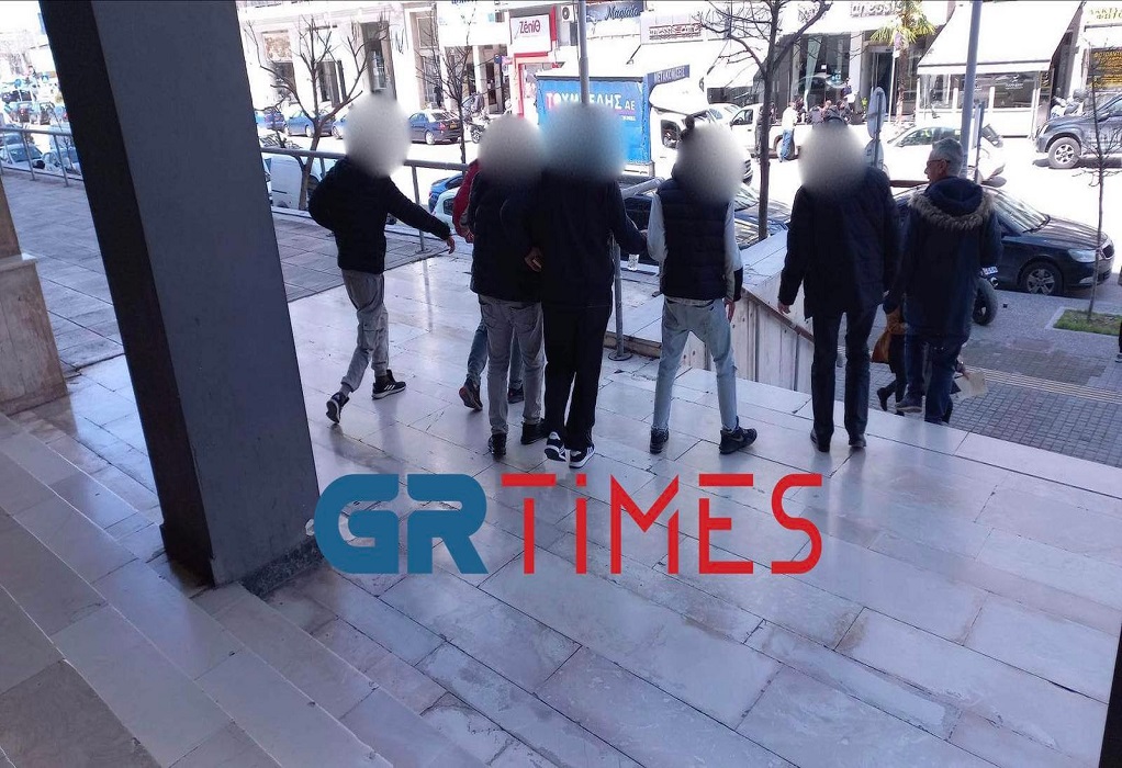 Θεσσαλονίκη: Κακουργηματική δίωξη στον ληστή με το ψαλίδι (ΦΩΤΟ)