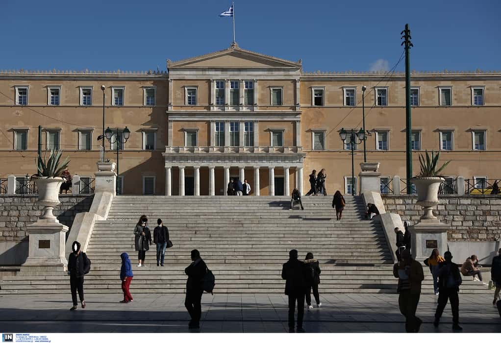 Les Échos: Η Ελλάδα, πρώην παρίας των χρηματαγορών, ανέκτησε την εμπιστοσύνη επενδυτών και οίκων αξιολόγησης
