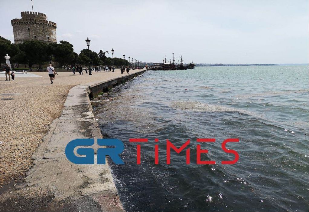 Θαλάσσια ρύπανση 16.000 τ.μ. στο Λιμάνι της Θεσσαλονίκης