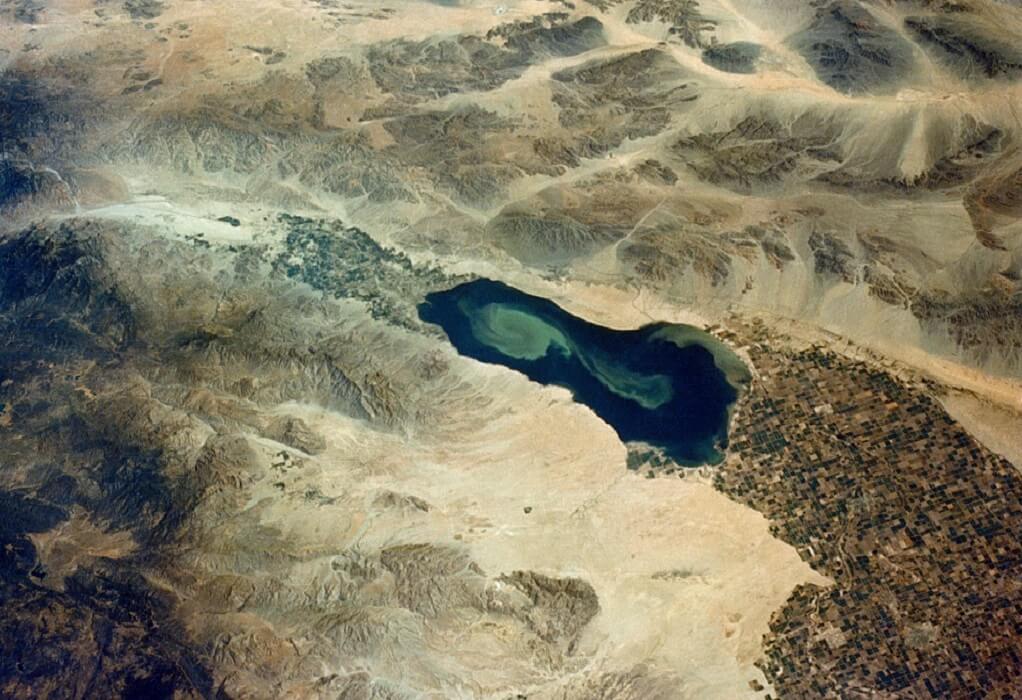Περιβάλλον: Οι μισές από τις μεγαλύτερες λίμνες του κόσμου χάνουν το νερό τους