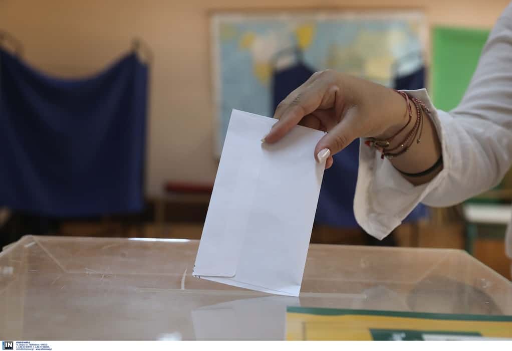 Την κυριαρχία της ΝΔ «δείχνουν» τρεις νέες  δημοσκοπήσεις – «Χαμηλές πτήσεις» για ΣΥΡΙΖΑ-Κασσελάκη