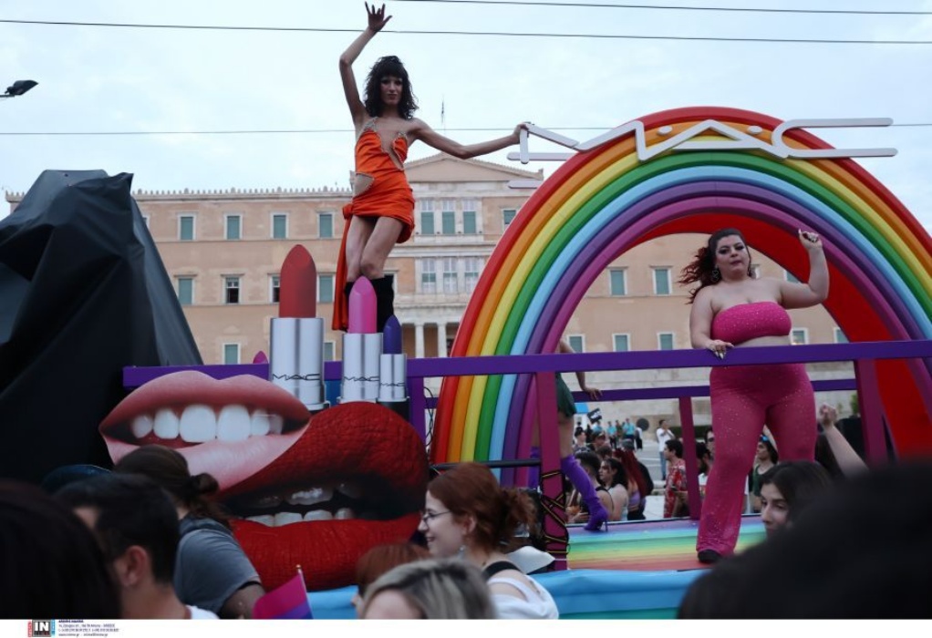 Athens Pride 2023: Εντυπωσιακές εικόνες από τη μεγάλη παρέλαση στο κέντρο της Αθήνας