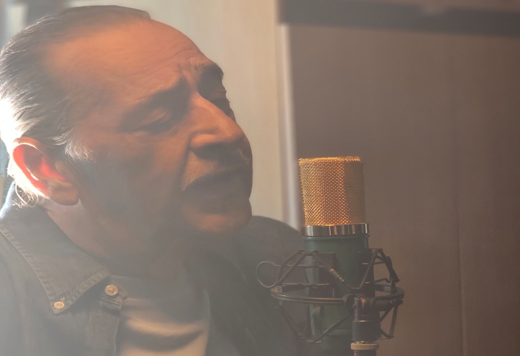 Βασίλης Καρράς – «Για Πάρτη Της»: Επιστρέφει με το νέο του τραγούδι (VIDEO)
