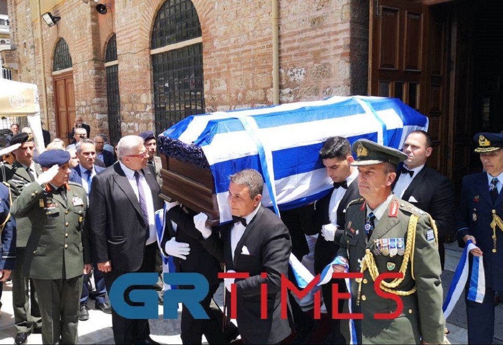 Με πλήρεις στρατιωτικές τιμές η κηδεία του Μιχαήλ Κωσταράκου (ΦΩΤΟ-VIDEO)