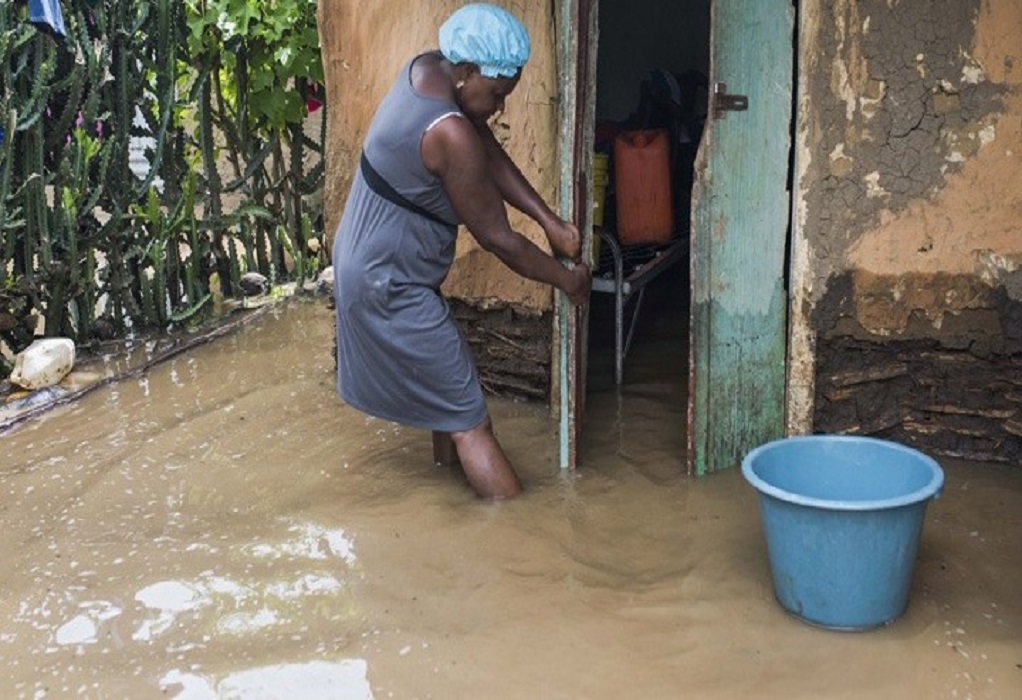 Τουλάχιστον 42 νεκροί και χιλιάδες εκτοπισμένοι από τις πλημμύρες στην Αϊτή