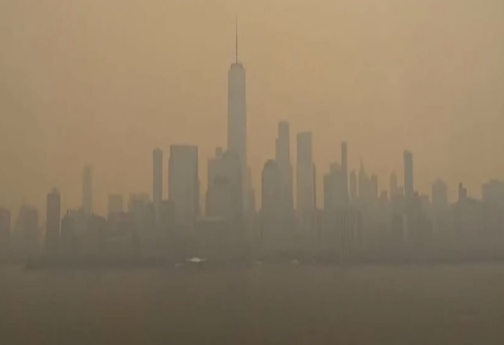 Οι πυρκαγιές στον Καναδά «έπνιξαν» τις ΗΠΑ – Απόκοσμες εικόνες στη Νέα Υόρκη (VIDEO)