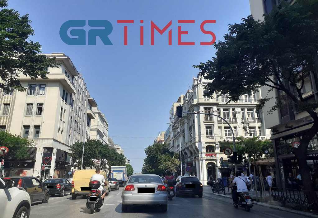 Θεσσαλονίκη: Το… αδιαχώρητο και χωρίς φανάρια στην Τσιμισκή (ΦΩΤΟ)