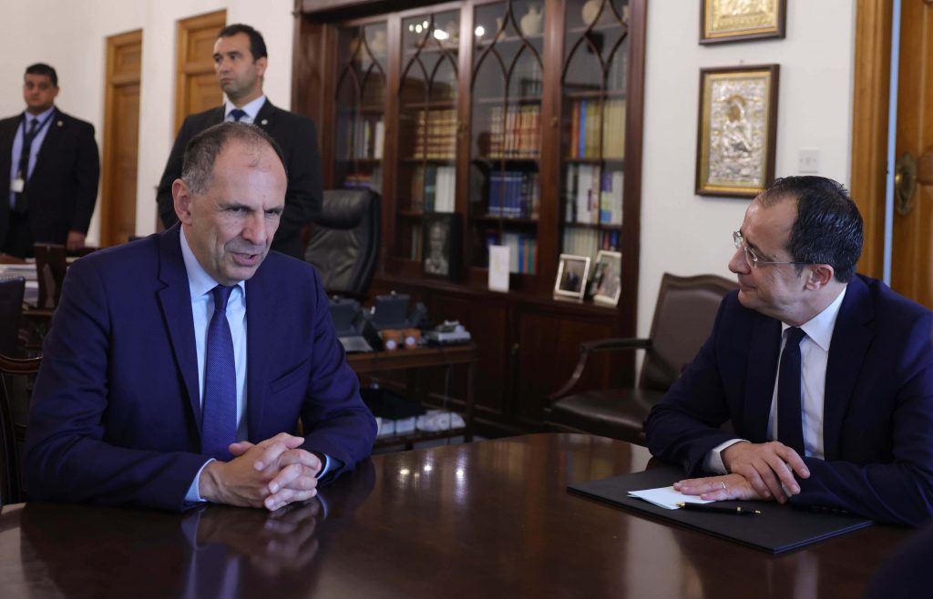 Συνάντηση Γ. Γεραπετρίτη με Ν. Χριστουλίδη: «Ιστορική ευκαιρία για λύση του Κυπριακού»