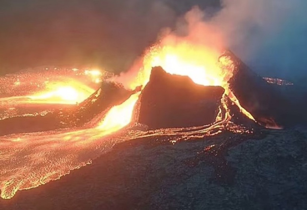 Η στιγμή που καταρρέει ο κρατήρας στο ηφαίστειο της Ισλανδίας-Δείτε βίντεο
