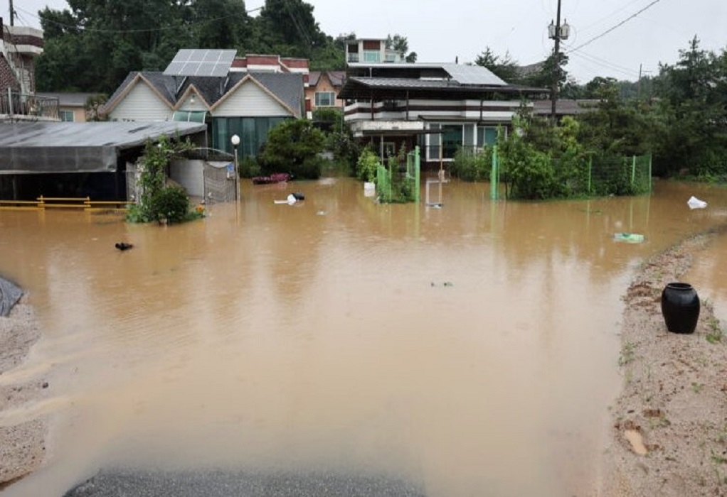Ν. Κόρεα: Στους 35 ο αριθμός των νεκρών από τις πλημμύρες