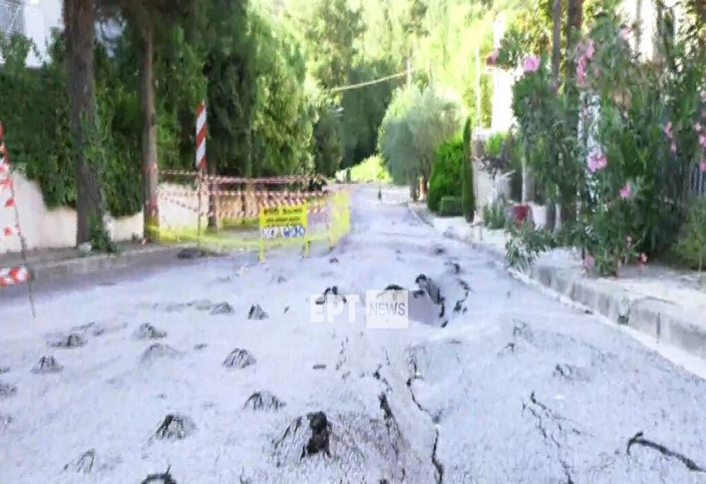 Απίστευτες εικόνες στη Θεσσαλονίκη: Δρόμος μετατράπηκε σε βομβαρδισμένο τοπίο (ΦΩΤΟ)