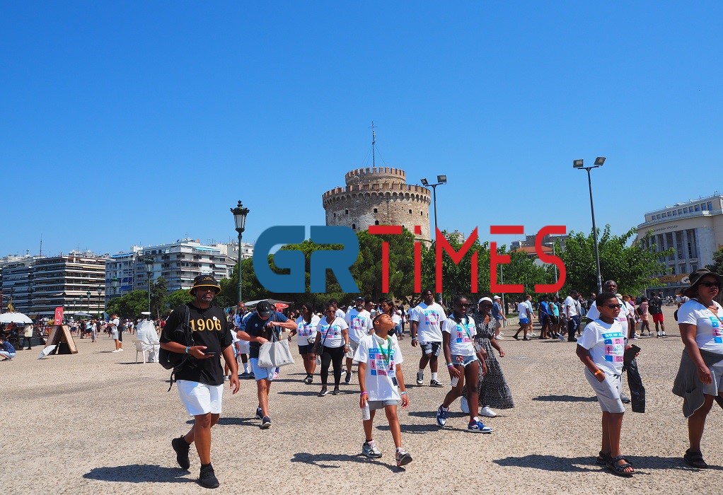 Θεσσαλονίκη: Περισσότεροι από 1.000 Αφροαμερικανοί γέμισαν την παραλία και το κέντρο (VIDEO-ΦΩΤΟ)