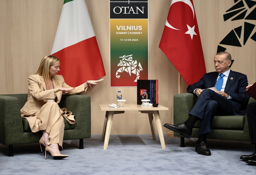 Συνάντηση Μελόνι – Ερντογάν στο περιθώριο της Συνόδου του ΝΑΤΟ