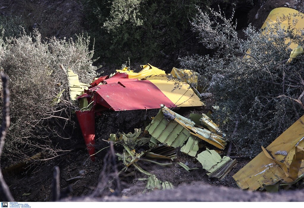 Πτώση Καναντέρ: Συλλυπητήρια ΣΥΡΙΖΑ και ΚΚΕ για τους δύο νεκρούς πιλότους