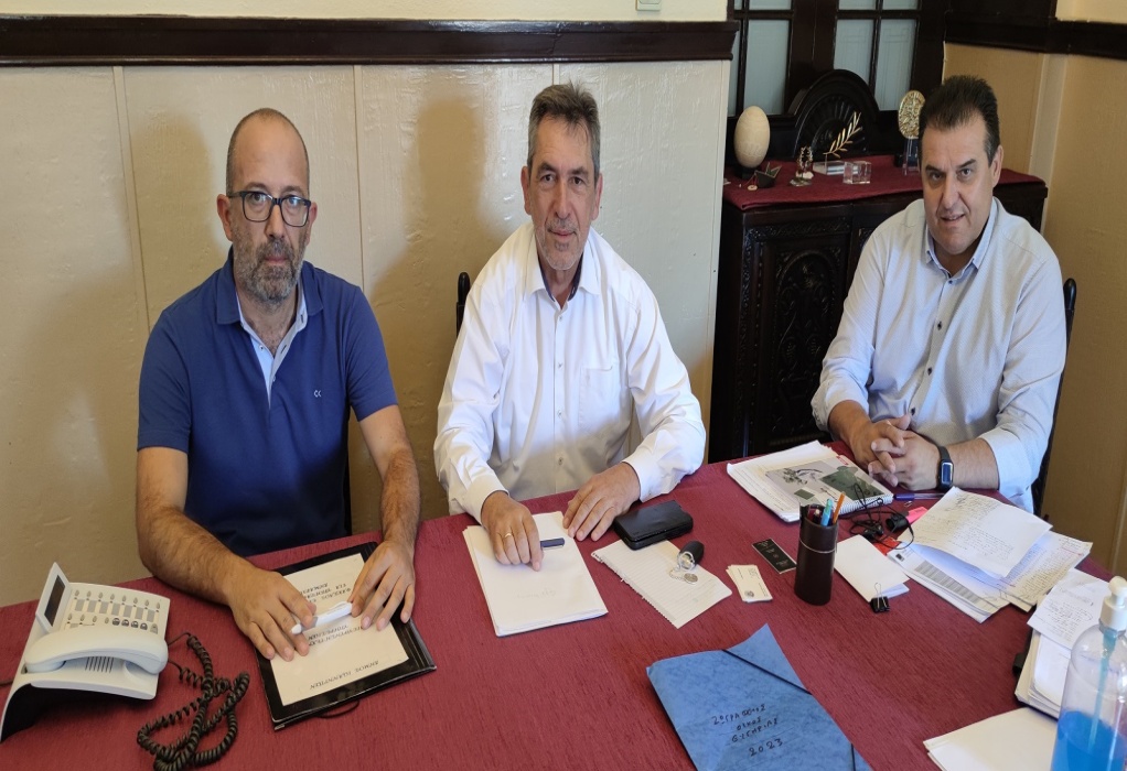 Δήμος Ιωαννιτών: Υπογραφή σύμβασης για την βελτίωση βατότητας δημοτικών οδών