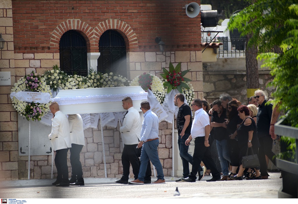 Ανείπωτη θλίψη στην κηδεία του 11χρονου γιου του Οδυσσέα Σταμούλη (ΦΩΤΟ)