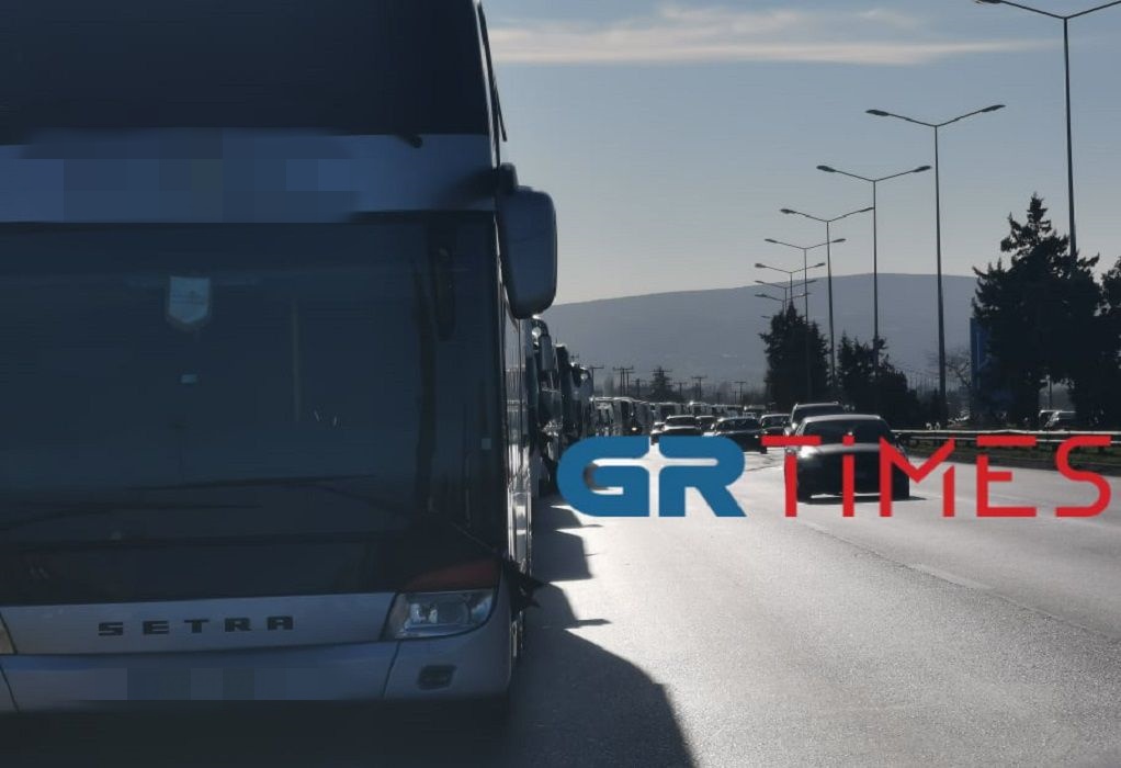 Θεσσαλονίκη: Φωτιά σε εν κινήσει τουριστικό λεωφορείο