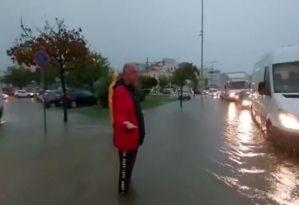 Πλημμύρες στον Βόλο -Μπέος: «Ρε πού πάτε; Γυρίστε στα σπίτια, θα σπάσουν τα ποτάμια!» (VIDEO) 