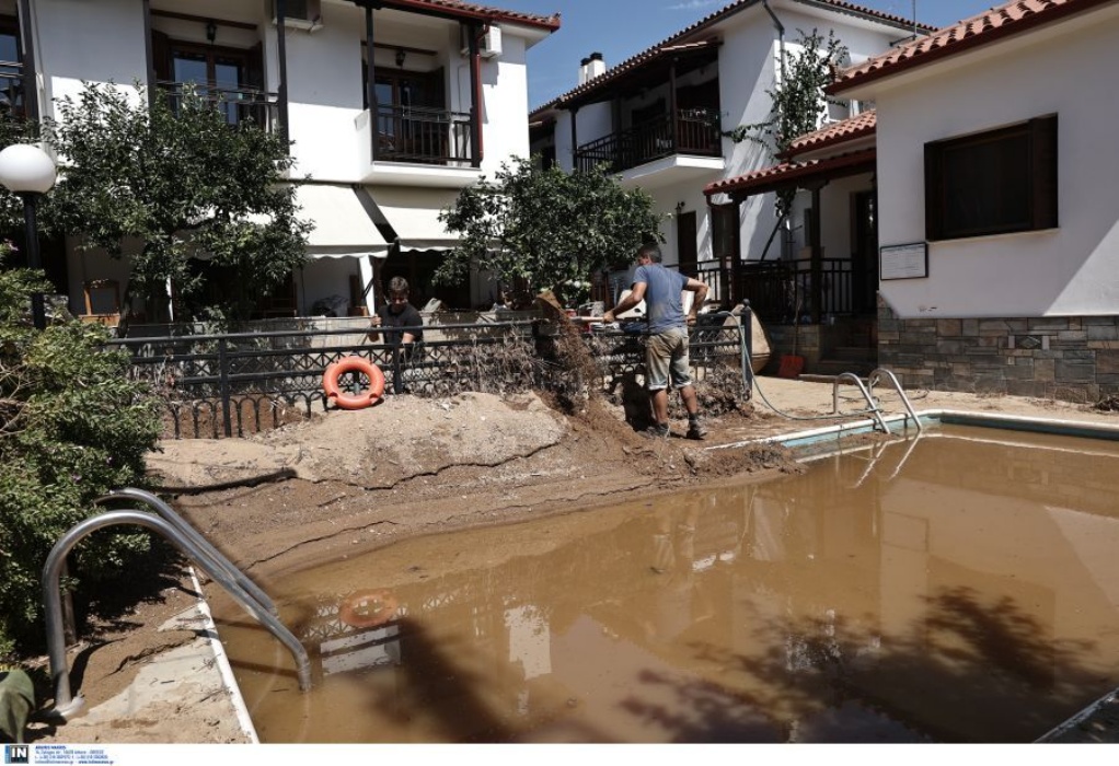 Θεσσαλία: Μάχη με το χρόνο για αποκατάσταση των ζημιών – Χωρίς πόσιμο νερό για 14η μέρα ο Βόλος (VIDEO)