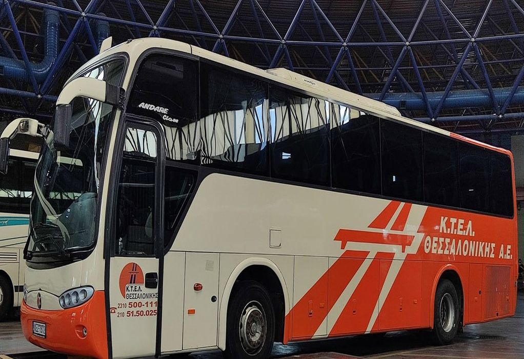 Θεσσαλονίκη: Φορτηγάκι τράκαρε με λεωφορείο των ΚΤΕΛ στην οδό Λαγκαδά