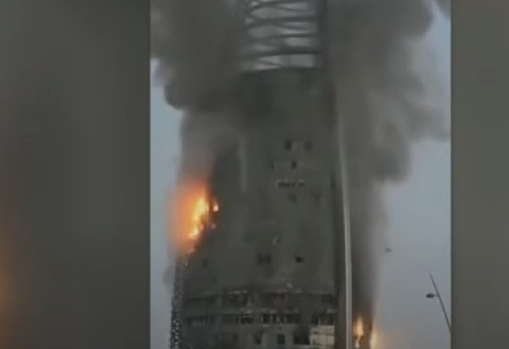 Σουδάν: Στις φλόγες ο εμβληματικός πύργος – Oρόσημο του Χαρτούμ (VIDEO)