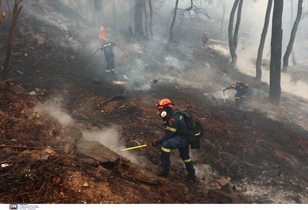 Πυροσβεστική: Συνολικά 82 πυρκαγιές αντιμετωπίζουν οι πυροσβεστικές δυνάμεις σε όλη τη χώρα
