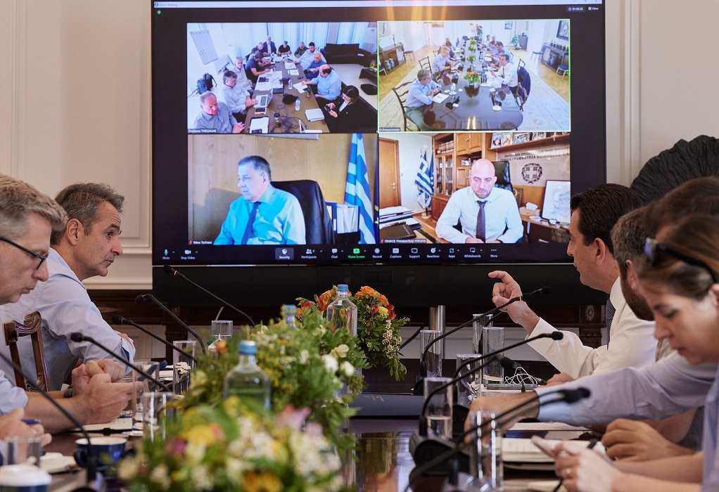 Σύσκεψη στο Συντονιστικό Λάρισας υπό τον πρωθυπουργό – Ποιες είναι οι προτεραιότητες για τη Θεσσαλία (ΦΩΤΟ)