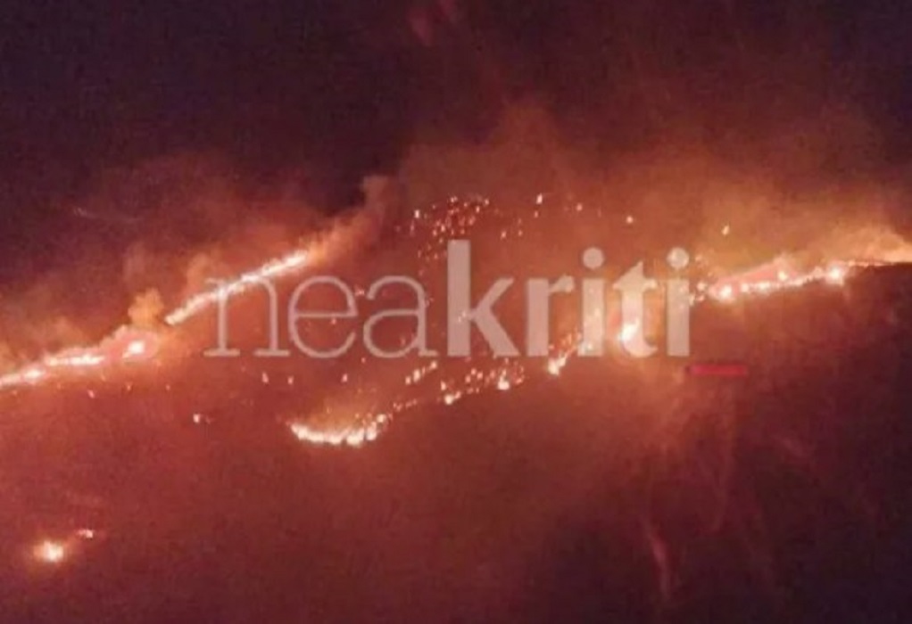 Κρήτη: Μεγάλη φωτιά στη Μεσάρα-Συναγερμός στην Πυροσβεστική (VIDEO)