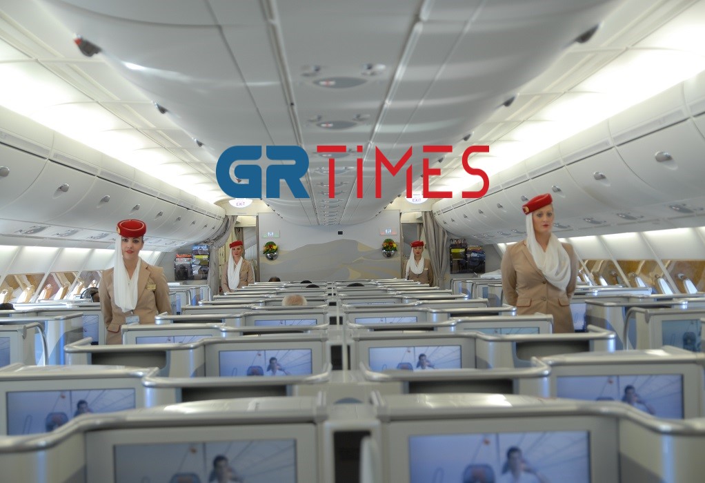 Επάγγελμα Αεροσυνοδός: Η γοητεία, τα ταξίδια, η άψογη εμφάνιση και τα… jet lang