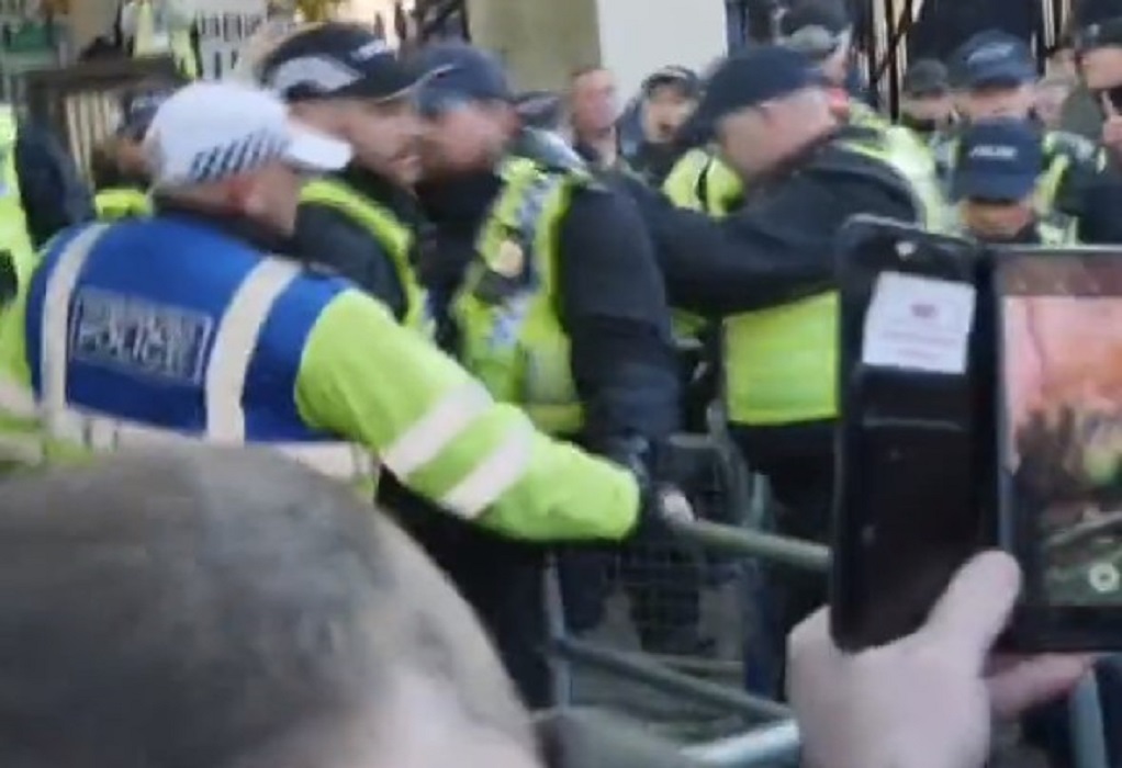 Λονδίνο: Διώξεις σε επτά άτομα για τα χθεσινά επεισόδια μεταξύ ακροδεξιών και φιλοπαλαιστίνιων