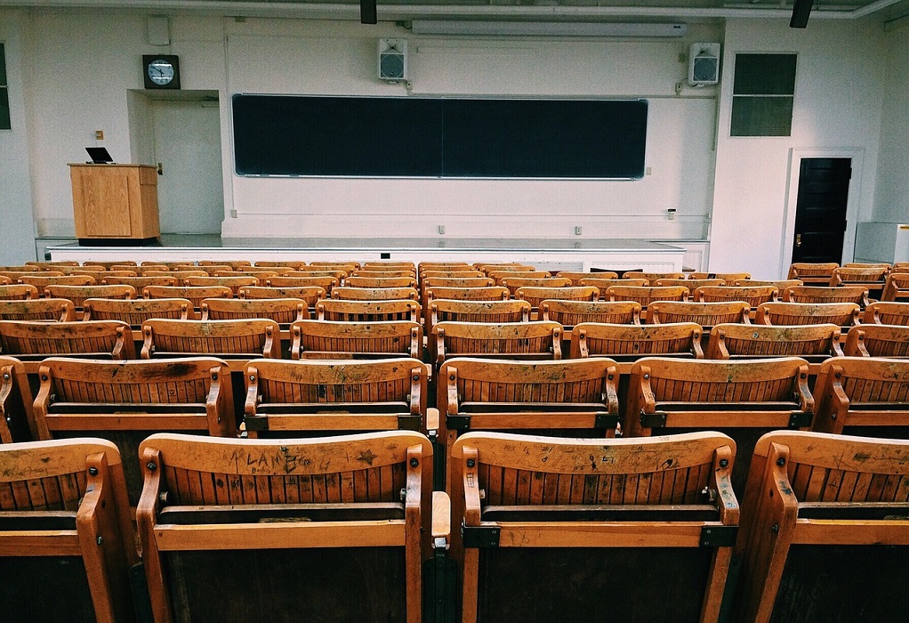 Στάση αναμονής για την Εξεταστική στα Πανεπιστήμια – Υπό τον «φόβο» του Chat GPT οι καθηγητές