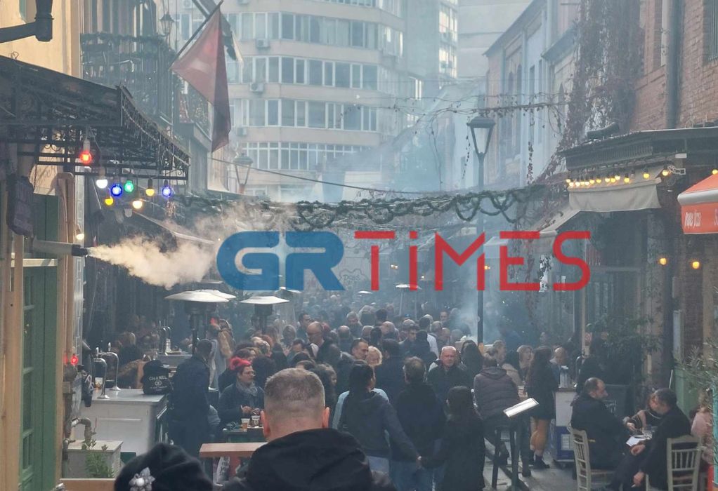 Θεσσαλονίκη: Γλέντι σε όλη την πόλη – Πήραν φωτιά οι φουφούδες (ΒΙΝΤΕΟ)