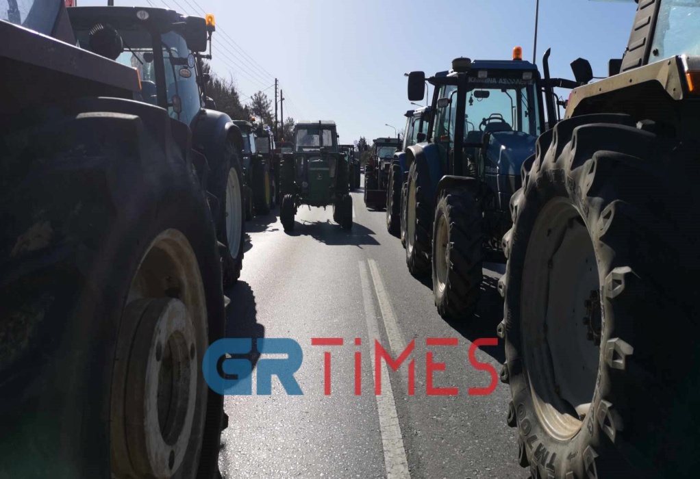 Θεσσαλονίκη: Μπλόκο της αστυνομίας στους αγρότες της Επανομής (ΦΩΤΟ-VIDEO)