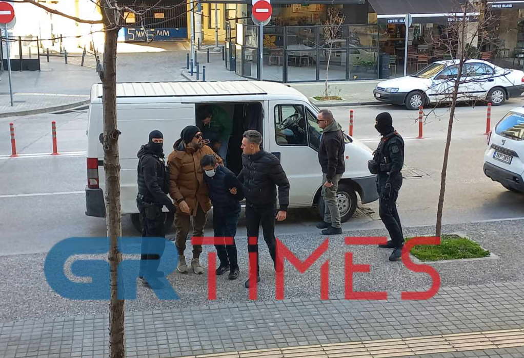 Θεσσαλονίκη: Στον ανακριτή οι δύο κατηγορούμενοι για τη δολοφονία της 41χρονης εγκύου (VIDEO)
