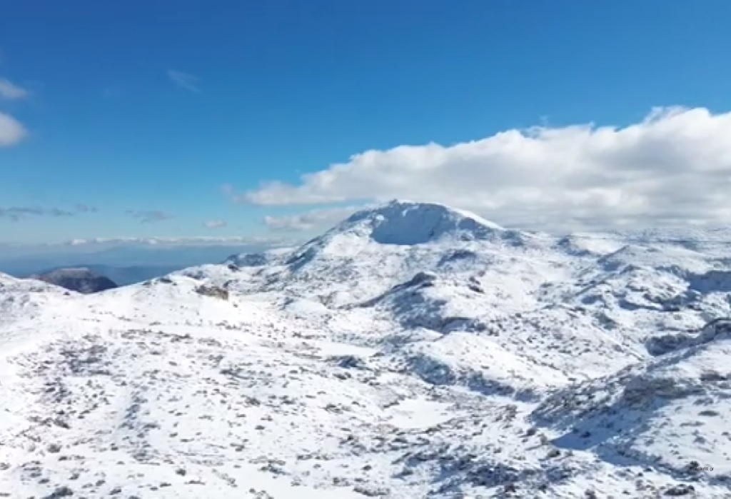 Μαγευτικές εικόνες από τον χιονισμένο Ψηλορείτη (VIDEO)