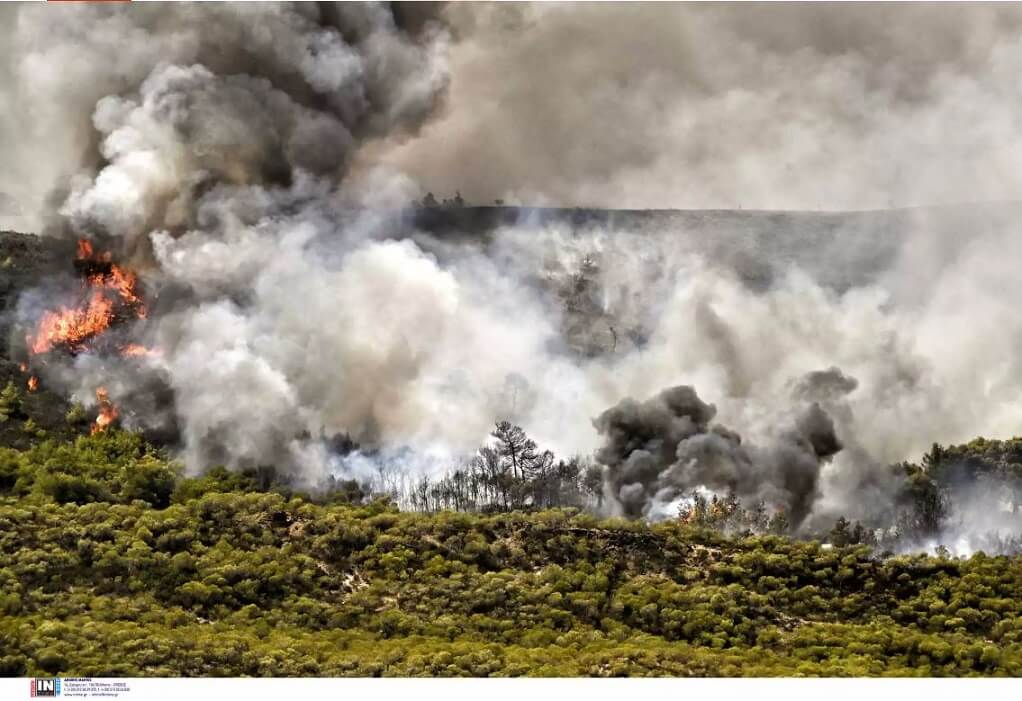 Βραβεύτηκαν οι διασώστες που εκκένωσαν τη Ρόδο στις πυρκαγιές του καλοκαιριού