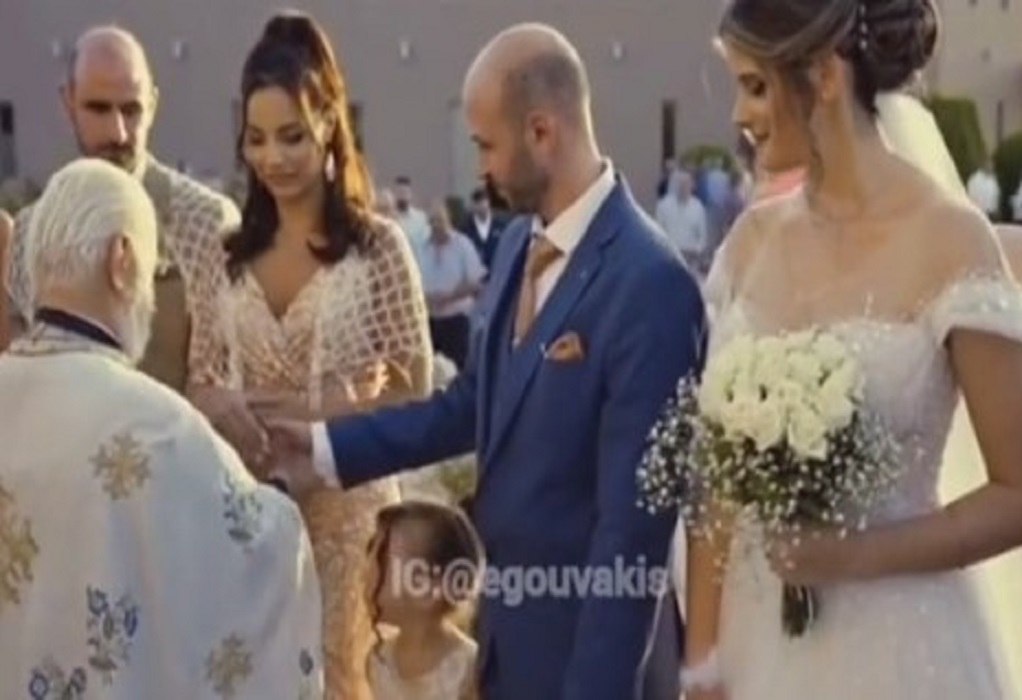 Απίστευτο σκηνικό σε γάμο: Ιερέας μπέρδεψε την κουμπάρα με τη νύφη (VIDEO) 