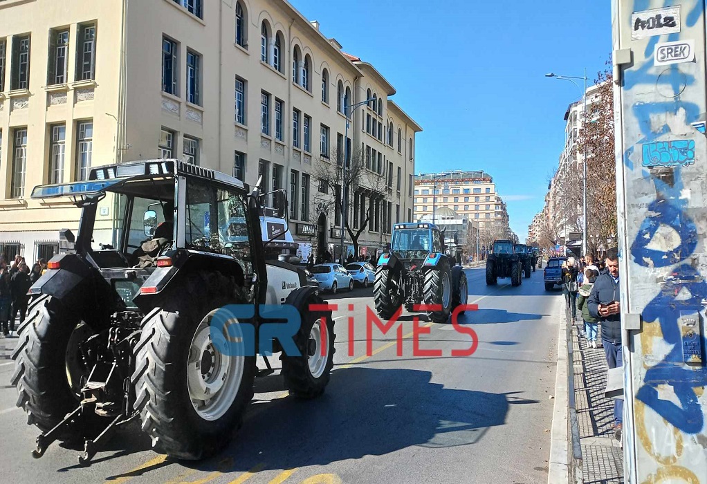 Θεσσαλονίκη: Αναχώρησαν οι αγρότες με τα 300 τρακτέρ από τη ΔΕΘ-Επιστρέφουν στα μπλόκα (ΦΩΤΟ-VIDEO)