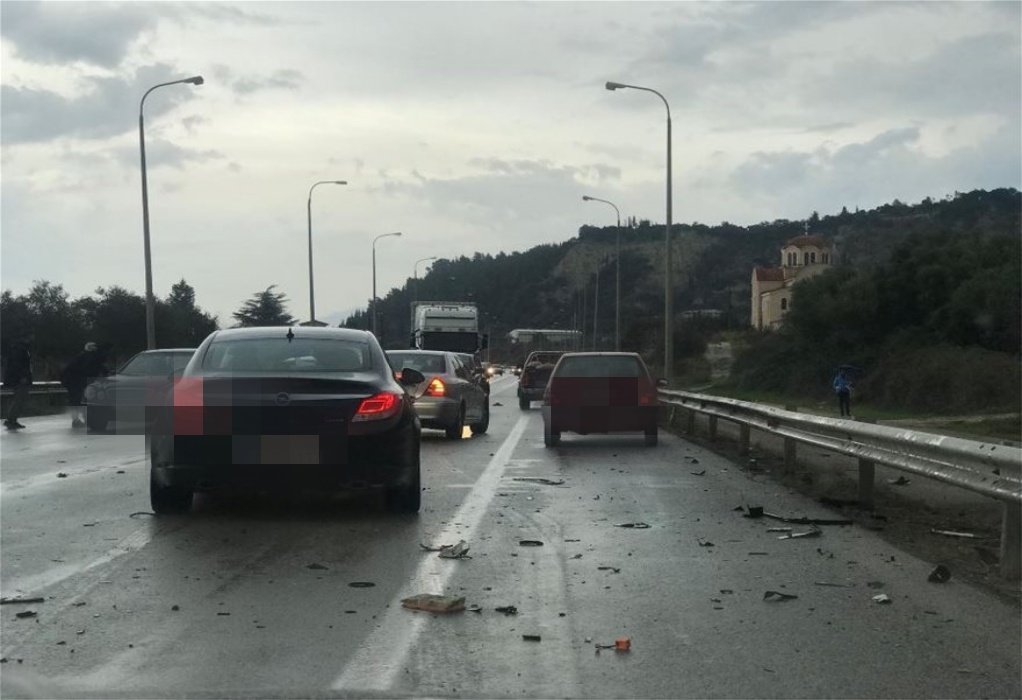 Καραμπόλα 6 οχημάτων στην Περιφερειακή Οδό Θεσσαλονίκης (ΧΑΡΤΗΣ) 