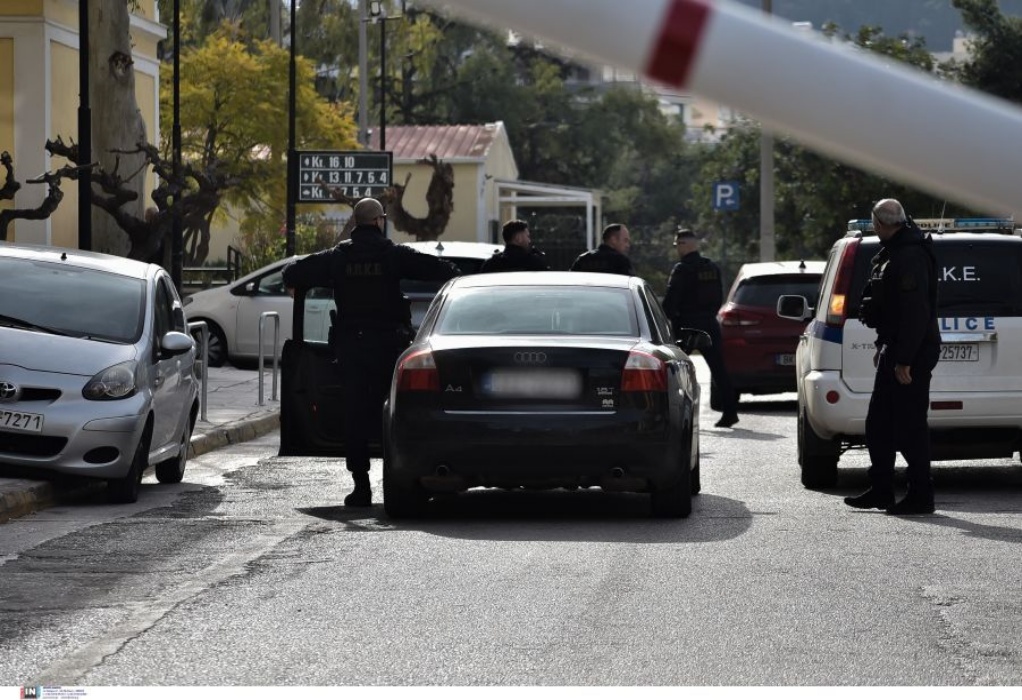 Διώξεις στους 4 συλληφθέντες: Στην Εισαγγελία της Αθήνας το πρώην μέλος των «Πυρήνων της Φωτιάς»-Στον εισαγγελέα του ναυτοδικείου οι ΟΥΚάδες