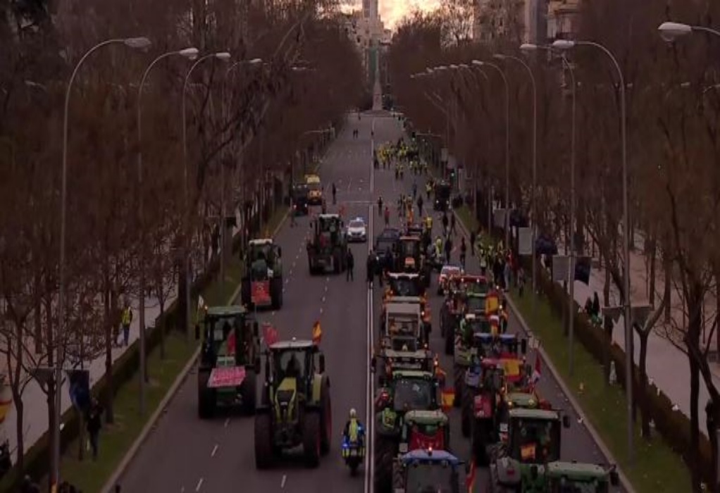 Ισπανία: Οι αγρότες κατέβηκαν και πάλι με τρακτέρ στο κέντρο της Μαδρίτης