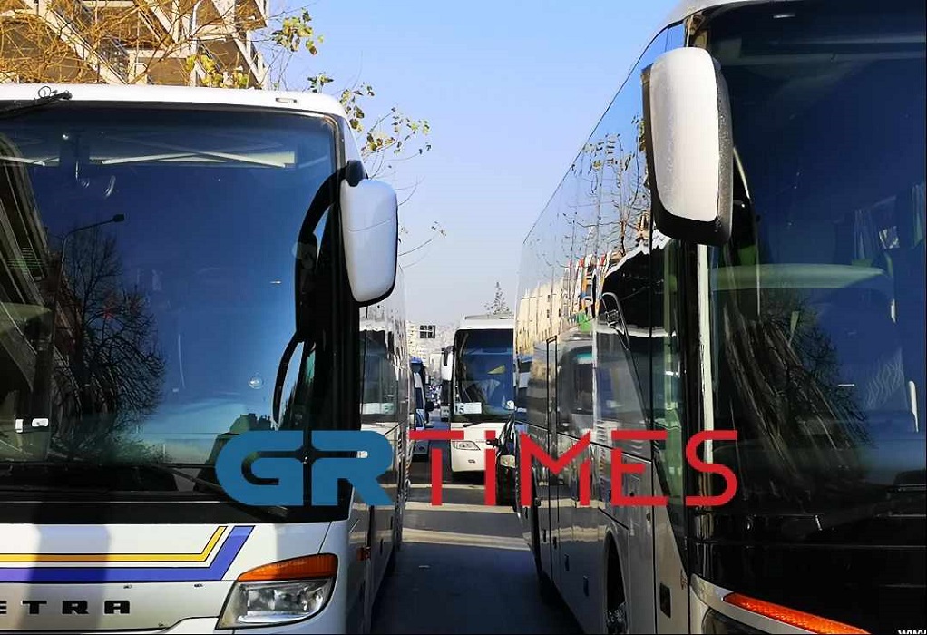 Θεσσαλονίκη: Κινητοποίηση με εκατοντάδες τουριστικά λεωφορεία στους δρόμους (ΦΩΤΟ-VIDEO)
