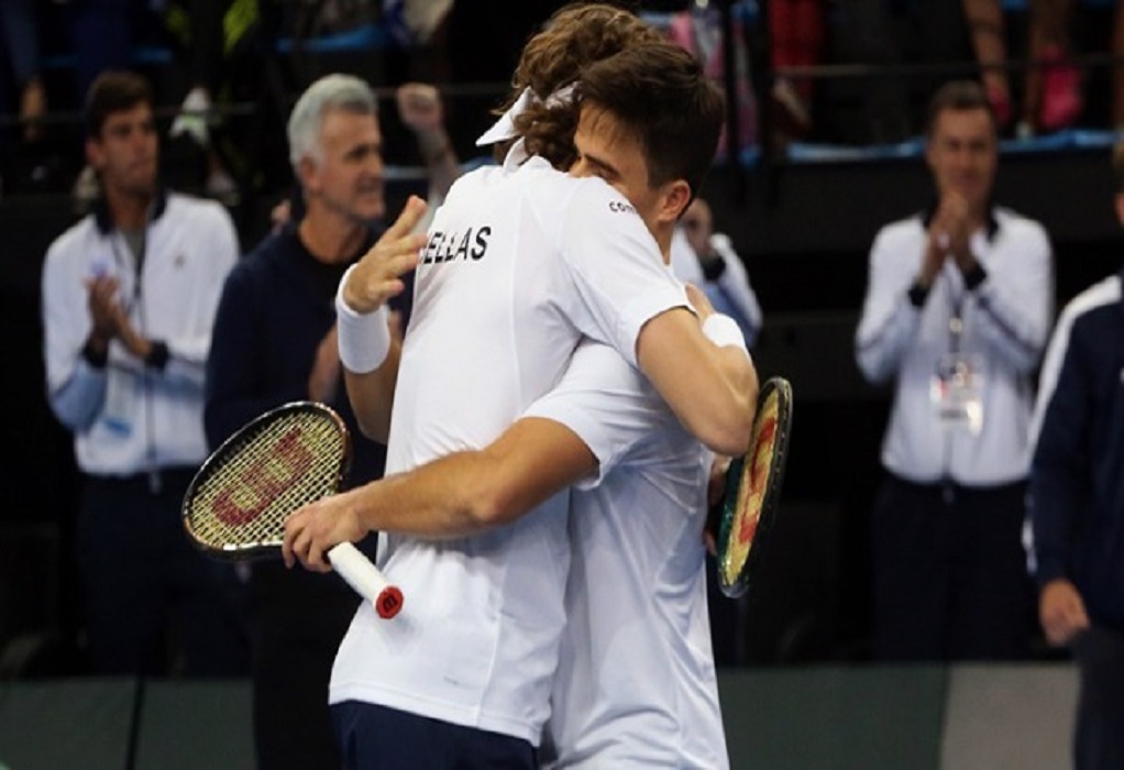 Davis Cup: Νίκη με ανατροπή για τα αδέλφια Τσιτσιπά-Στο World Group I η Ελλάδα