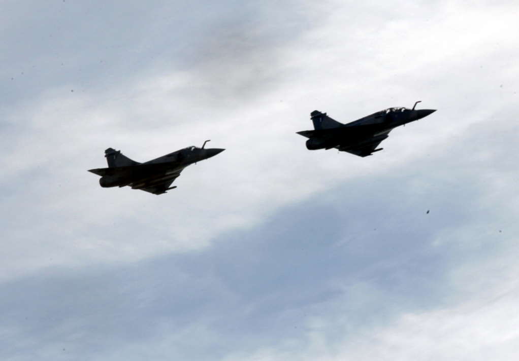 Πτώση F-16 νότια της Χαλκιδικής: Περισυνελέγη ο πιλότος, μεταφέρεται στην Αθήνα (VIDEO)