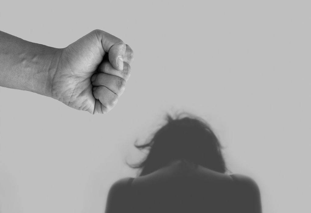Τα μέτρα για την αντιμετώπιση της ενδοοικογενειακής βίας – Όλο το σχέδιο (VIDEO)
