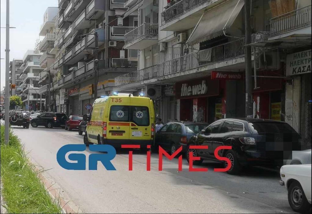 Θεσσαλονίκη: Σύγκρουση ΙΧ με ταξί στη Λαγκαδά – Εγκλωβίστηκε οδηγός